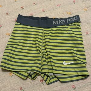 Nike Pro